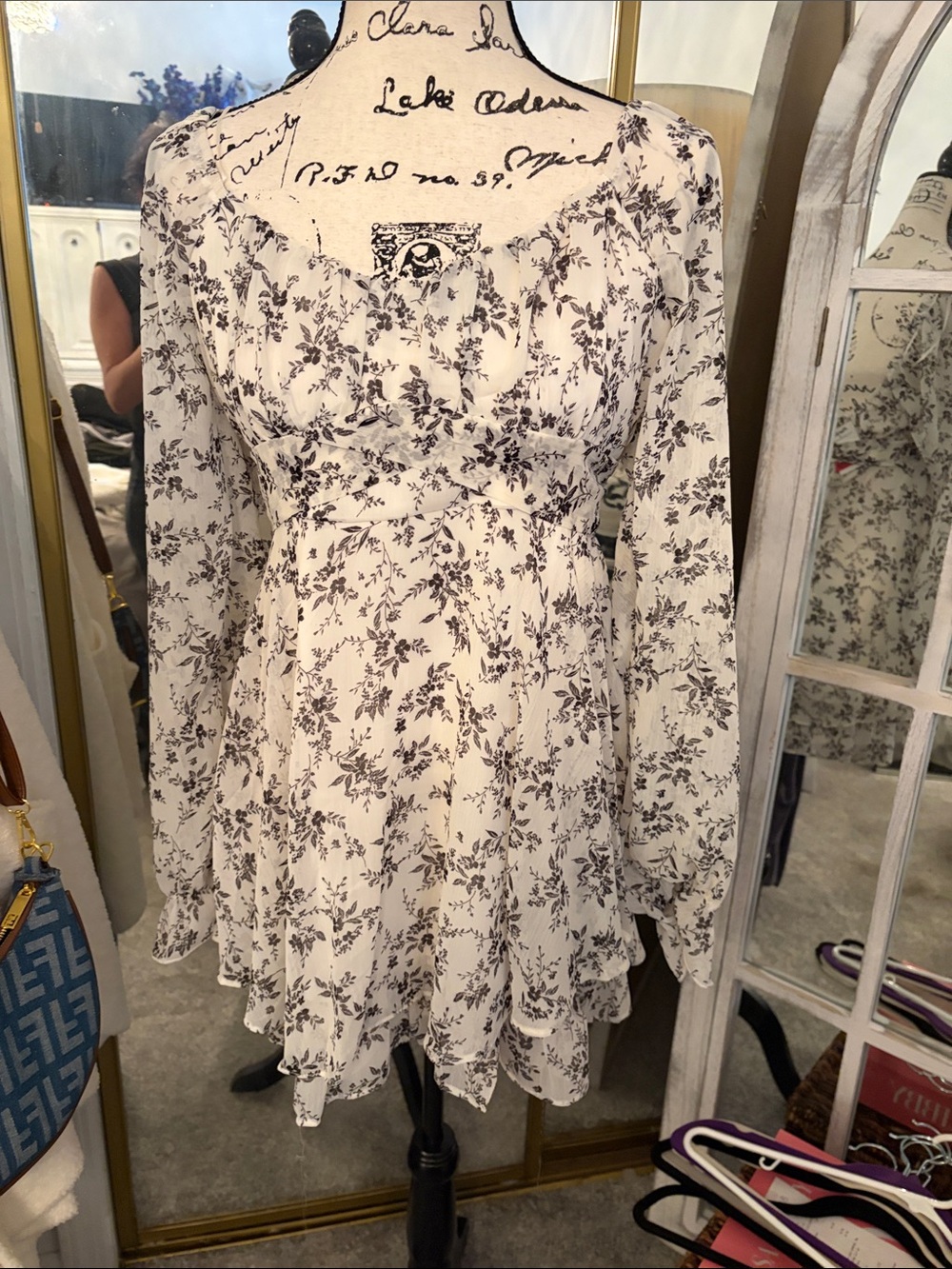 Floral Empire-Waist Long-Sleeve Tunic Top - White/Black